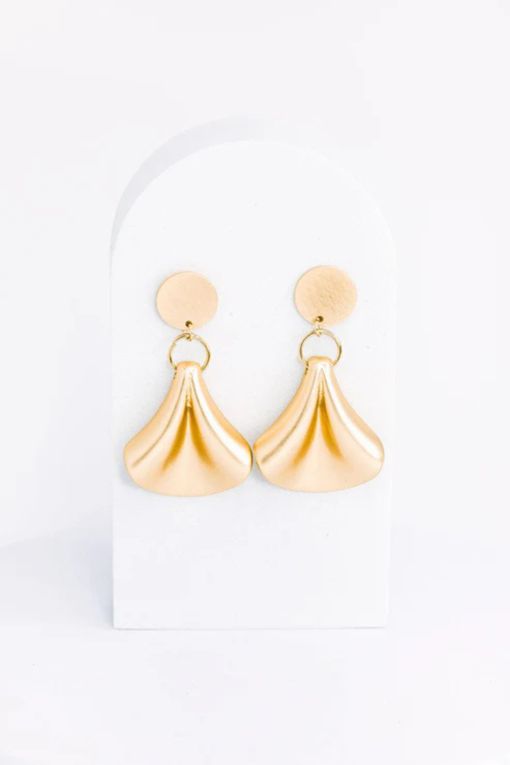 Metallic Fan Drop Earrings – Stylish Gold Earrings