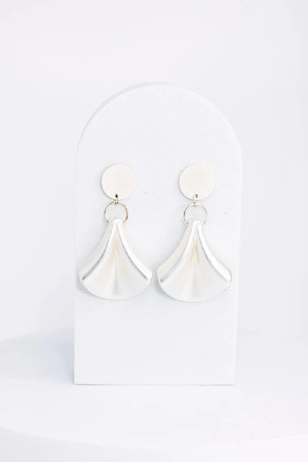 Metallic Fan Drop Earrings – Stylish Gold Earrings